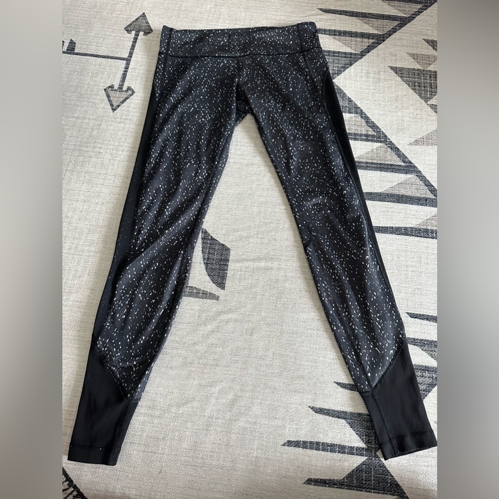 Lululemon black/white leggings